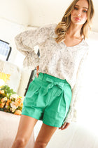 Floral Outline Puff Sleeve Blouse