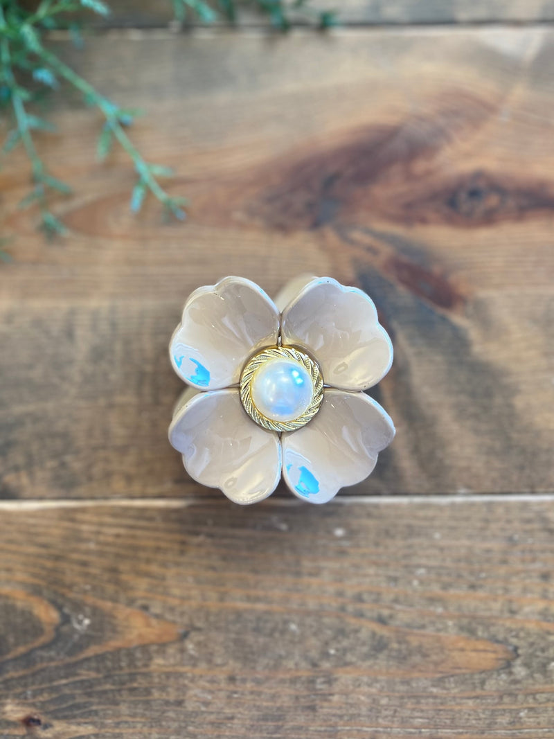 Pearl Flower Claw Clip - 5 Colors