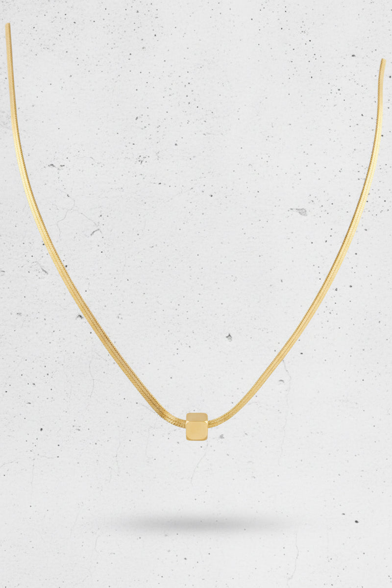 Dainty Curb Chain Square Pendant Necklace